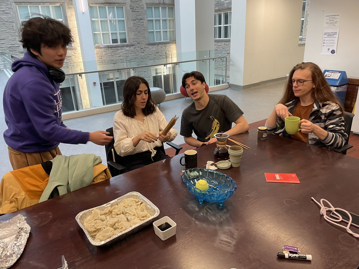 FrancesVidotto's tweet photo. Last #LoopyTuesday before #LOOPS24 we are getting ready in our group at @WesternU with a mini mock conference so that everyone can practice their talk. We also have sumptuous mock coffee breaks, of course! https://t.co/JcjdUTiGe9