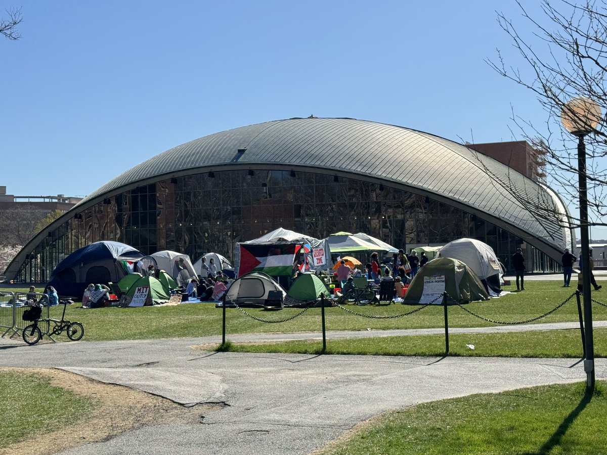 Today I met some of the most beautiful souls @MIT’s student encampment. The hospitality was overwhelming and the kindness in their hearts palpable. I am so proud of this young generation and thankful for their revolutionary spirit.

Because of them, we have hope. Support them 🇵🇸