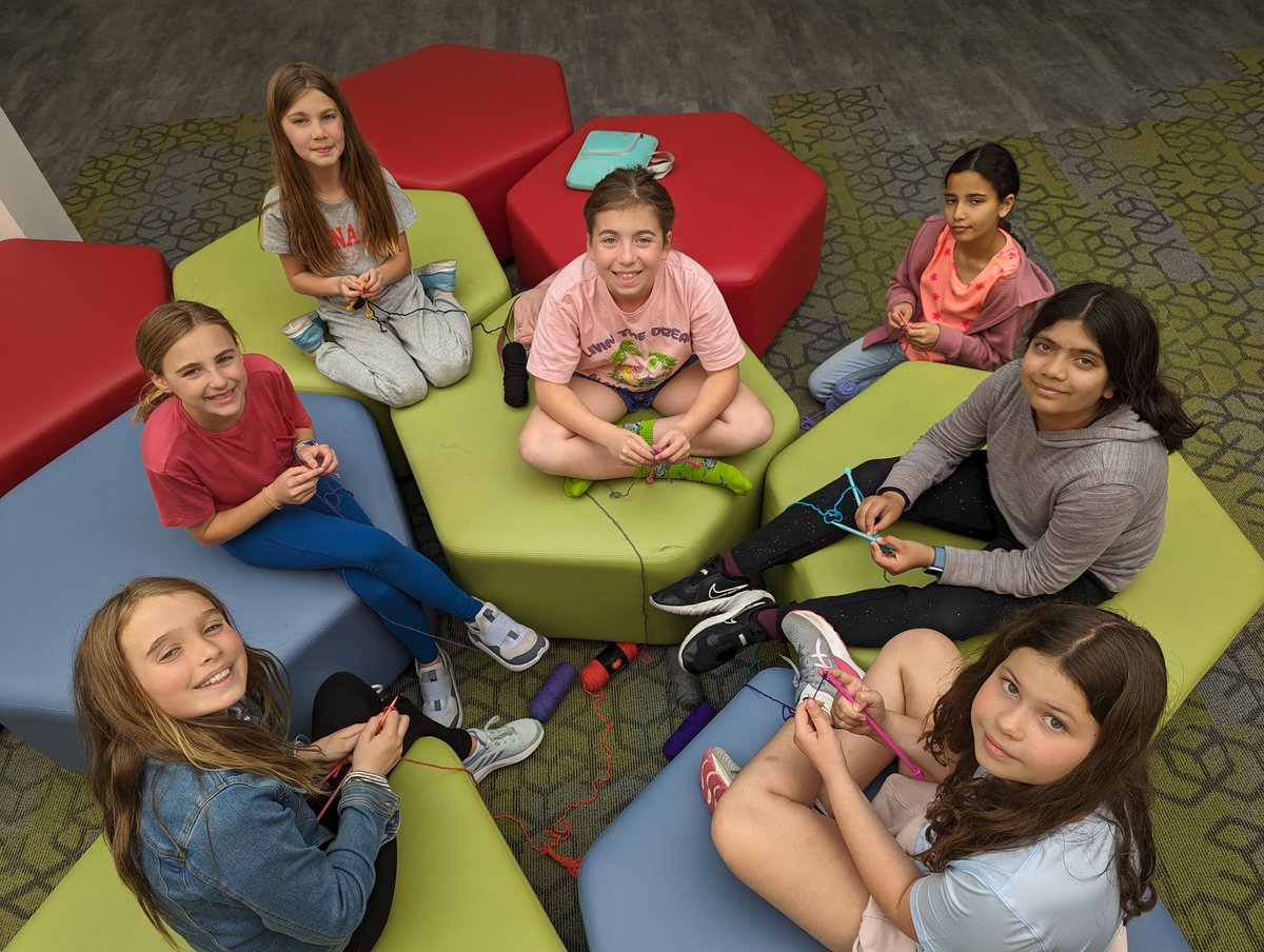 SraKirchner's tweet photo. Our Nifty Knitters GO! Time students are gaining confidence and really beginning to create. I love seeing new friendships develop and watching them teach each other new skills! @IHElementary #IHPromise https://t.co/jKFSFPDlRk