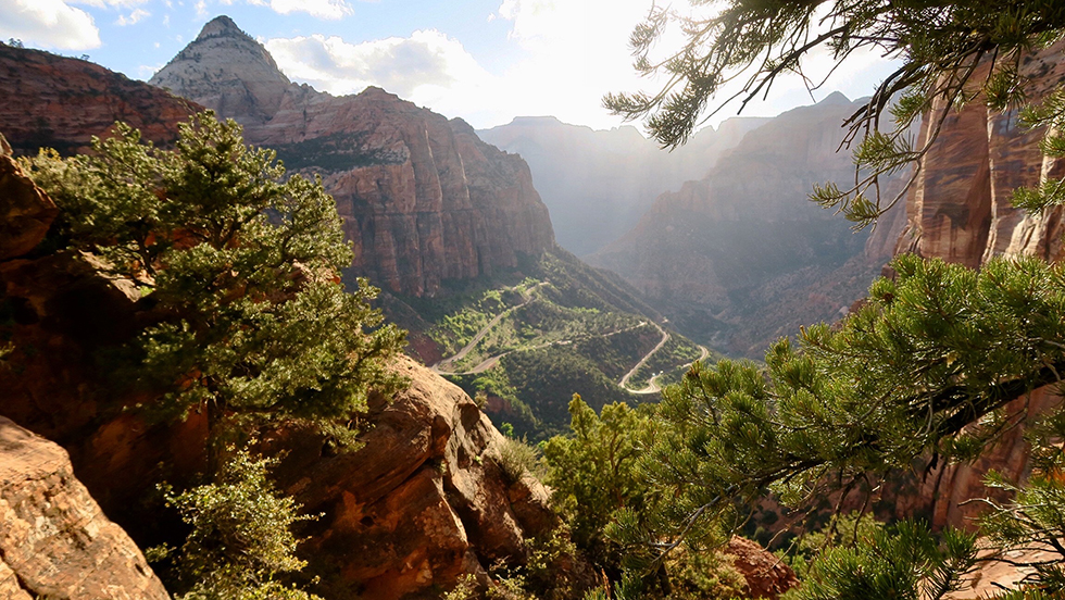 BankstonRVs's tweet photo. Adventure awaits in Utah's 'Mighty Five'! 🏞️ Embark on an unforgettable journey through some of the most breathtaking national parks in the country. Don't miss out on the chance to see the wonders of Utah's Mighty Five this summer! #theonlywaytogo #RVLife

https://t.co/3tx9vgLN9l https://t.co/OnmBdRc4YV