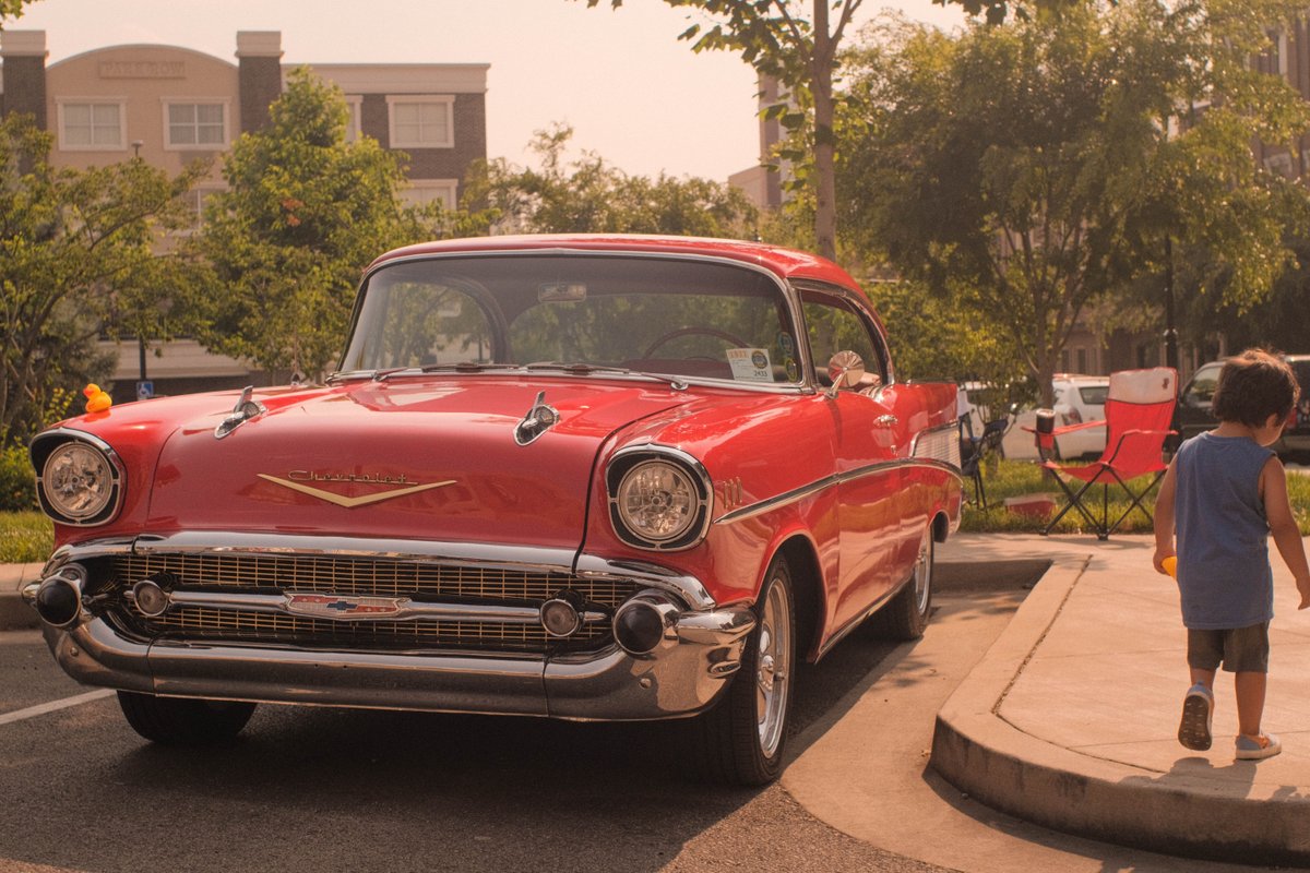 Rev your engines!💨 The free Fountain Square Vintage Car Show is back as part of our Downtown Kickoff! To all classic and hot rod car owners: come on down! Take a step back in time and admire the vintage craftsmanship with us on June 7th at 4pm! 🚗