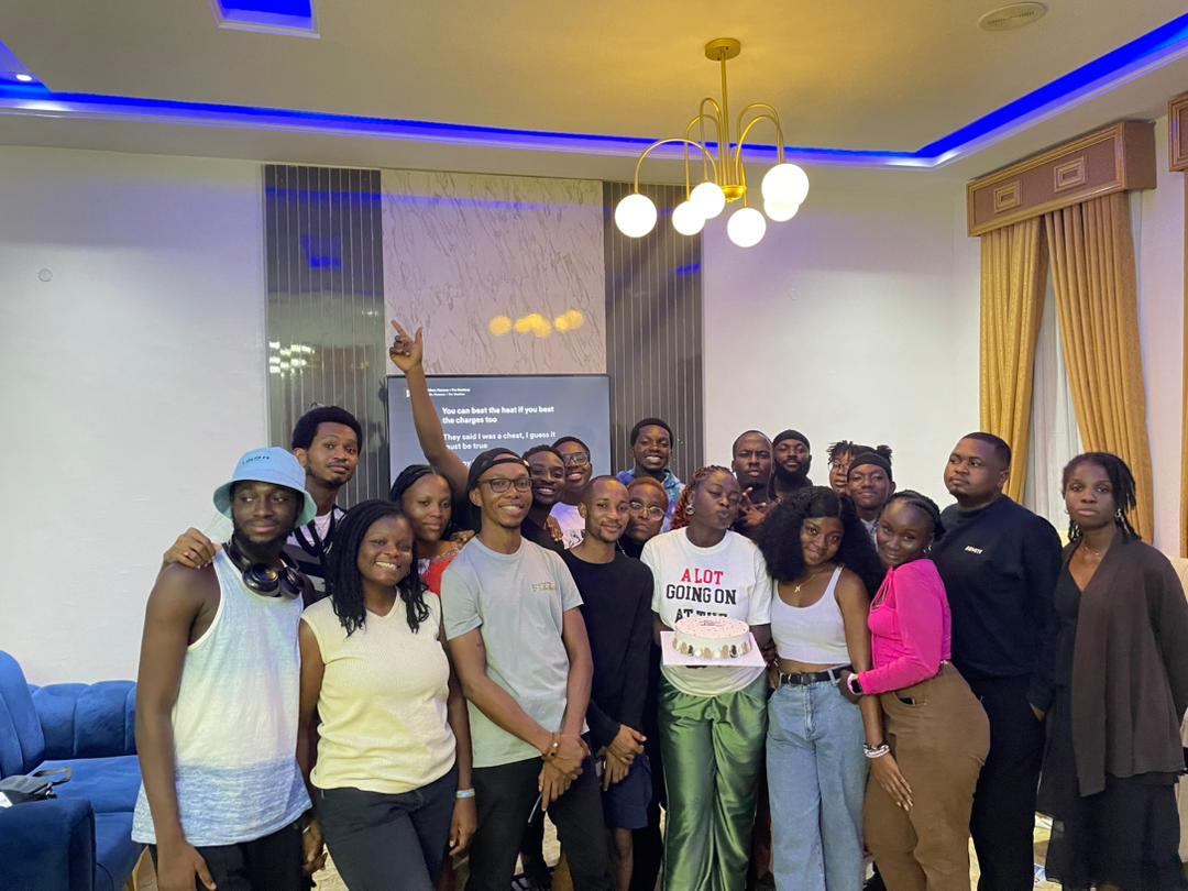 DaveedSunday's tweet photo. So we did a thing... Saturday, 20th of April, 2024, we organized The Tortured Poets Listening Party. I had so much fun with these wonderful souls and memories were made ❤️❤️❤️❤️.
@therealhenryken @thatdarkboyy @_areayo_ @BOSSEROMZ @kehinde_17 https://t.co/o5AJL6Zyha