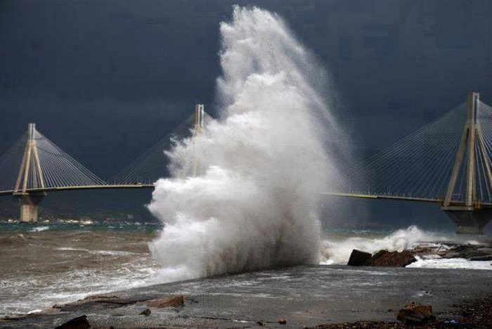 Η ζωή είναι σαν τη θάλασσα Δεν δίνει δεκάρα ..αν δεν ξέρεις κολύμπι !! Καλό βράδυ σε όλους❤️