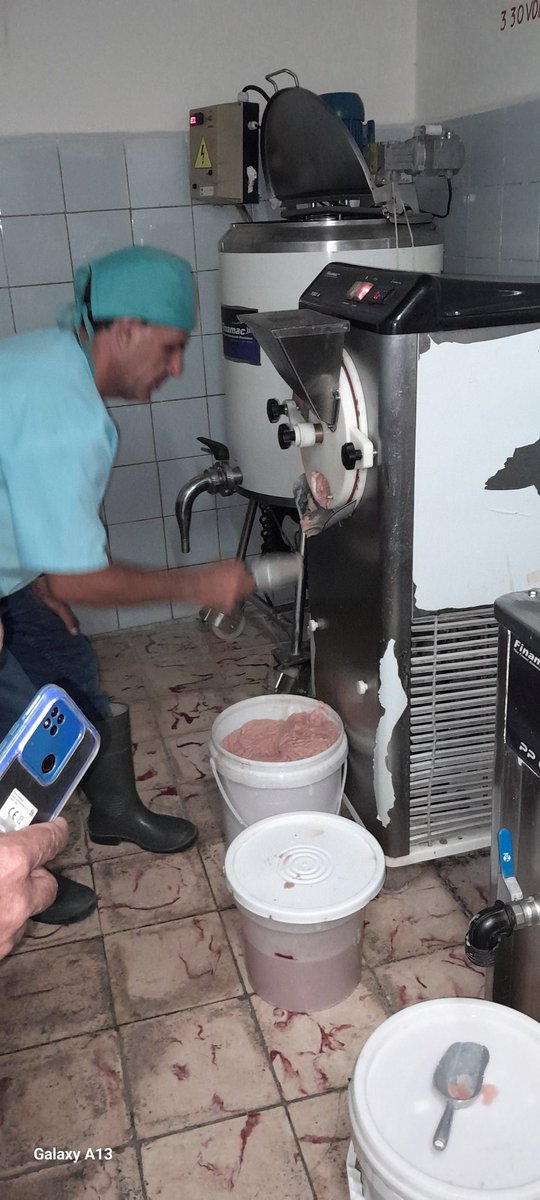 AlimentariMayab's tweet photo. Intercambia con homologos sobre el proceso tecnológico e instalación de los equipos adquiridos por #PRODEL en Ciego de Ávila para completar su puesta en marcha y adquirir experiencias.
#JuntosPorMayabeque
#MinalXCuba 
#Cuba https://t.co/kkCwhpfoSn