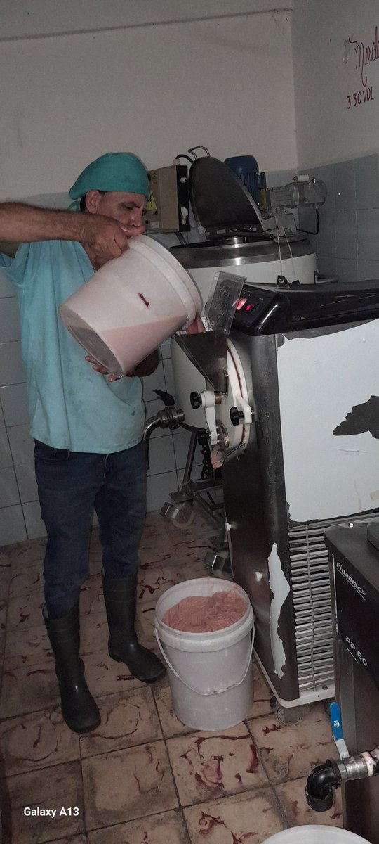 AlimentariMayab's tweet photo. Intercambia con homologos sobre el proceso tecnológico e instalación de los equipos adquiridos por #PRODEL en Ciego de Ávila para completar su puesta en marcha y adquirir experiencias.
#JuntosPorMayabeque
#MinalXCuba 
#Cuba https://t.co/kkCwhpfoSn