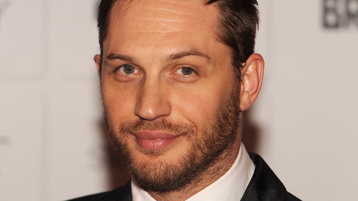 Tom Hardy says Tesco had run out of 30p bags for life earlier so he was left with no option but to purchase a £1 bag.

“It made me feel angry,” he told reporters