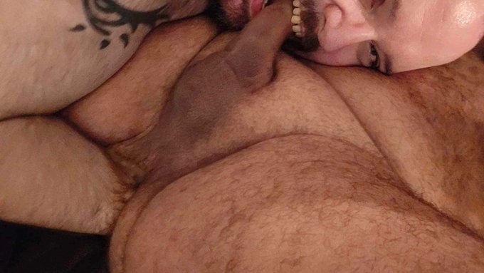 Another round of fabulous fisting glory with the scrumptious @stuudz  Stay tuned for the video&hellip;😉😏😜😈  1/4