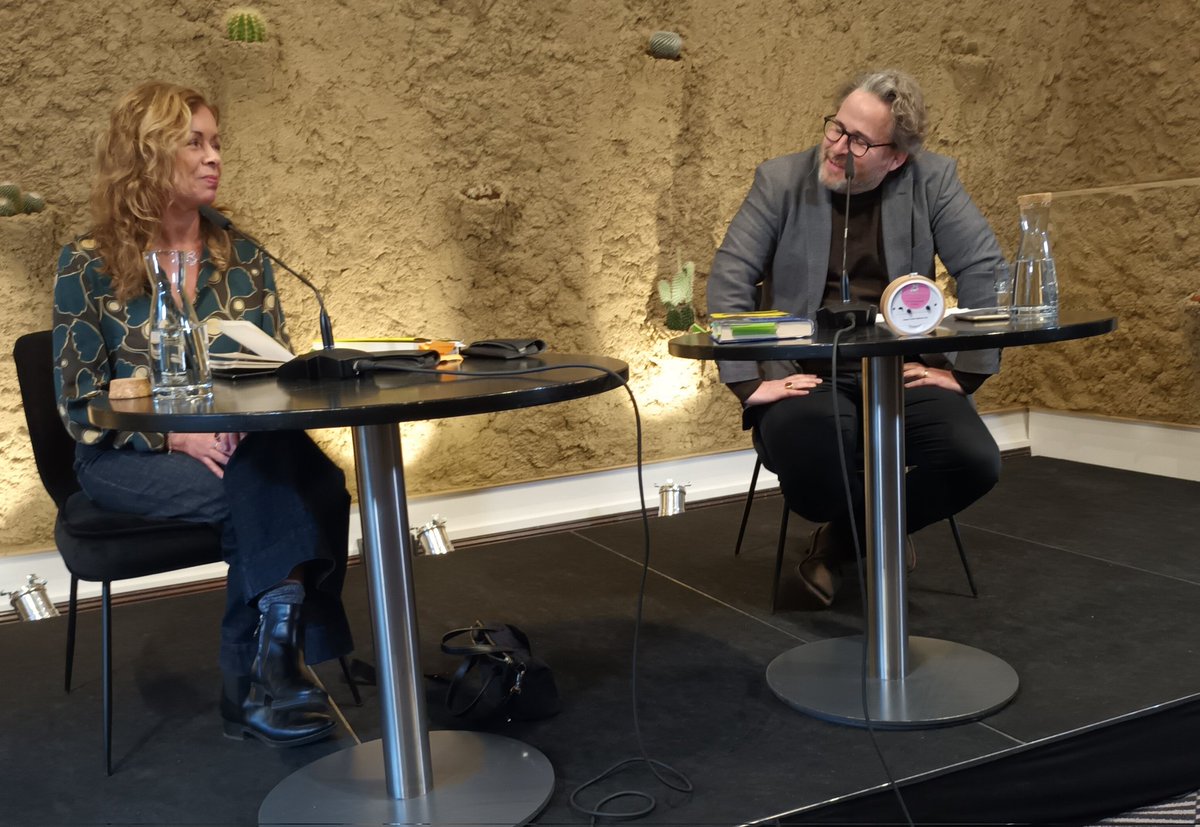 'We are free to change the world' - @LyndseyStonebri in conversation with Wolfram Eilenberger for the premiere of the German translation of her book on Hannah Arendt at the Literaturhaus Berlin literaturhaus-berlin.de/programm/lynds…