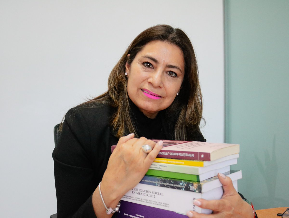 castanongab's tweet photo. Hoy en el día internacional del libro!  Con algunas de las obras realizadas  en colaboración con colegas muy queridas y queridos!  Vamos con todo !! 📝📚 ✨ https://t.co/fcgzItuyR5