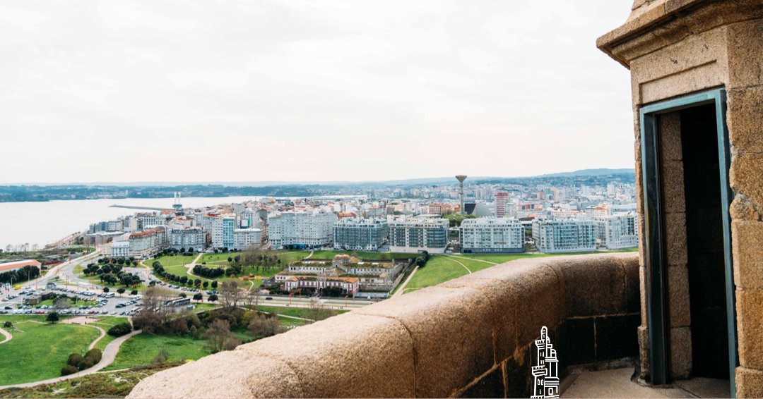 😍 Cosa ti aspetta quando raggiungi la cima della Torre di Hecules: una vista panoramica sull'Atlantico e sulla città di A Coruña da più di 50 metri di altezza. Potrete scoprire tutte le curiosità di questo faro grazie al nostro gemellaggio!

#TorreHerculés #LanternaDiGenova