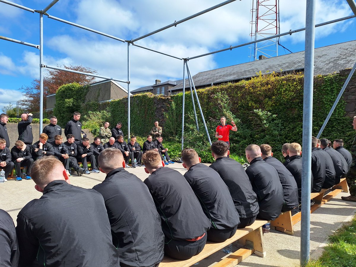 The Potential NCO course in 1 Bde are currently on their physical training leader module. Today, the head of high performance with @OfficialCorkGAA, Aidan O Connell, shared his knowledge and experience with them. #bemore #LifelongLearning