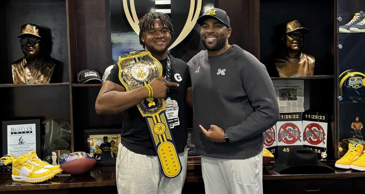 #Michigan, @grant_newsome and @Coach_SMoore all thoroughly impress highly-coveted 2026 OL Darius Gray (@dariusgrayy_) (VIP) 'I'm in love with Michigan and they definitely climbed up!' 247sports.com/college/michig…