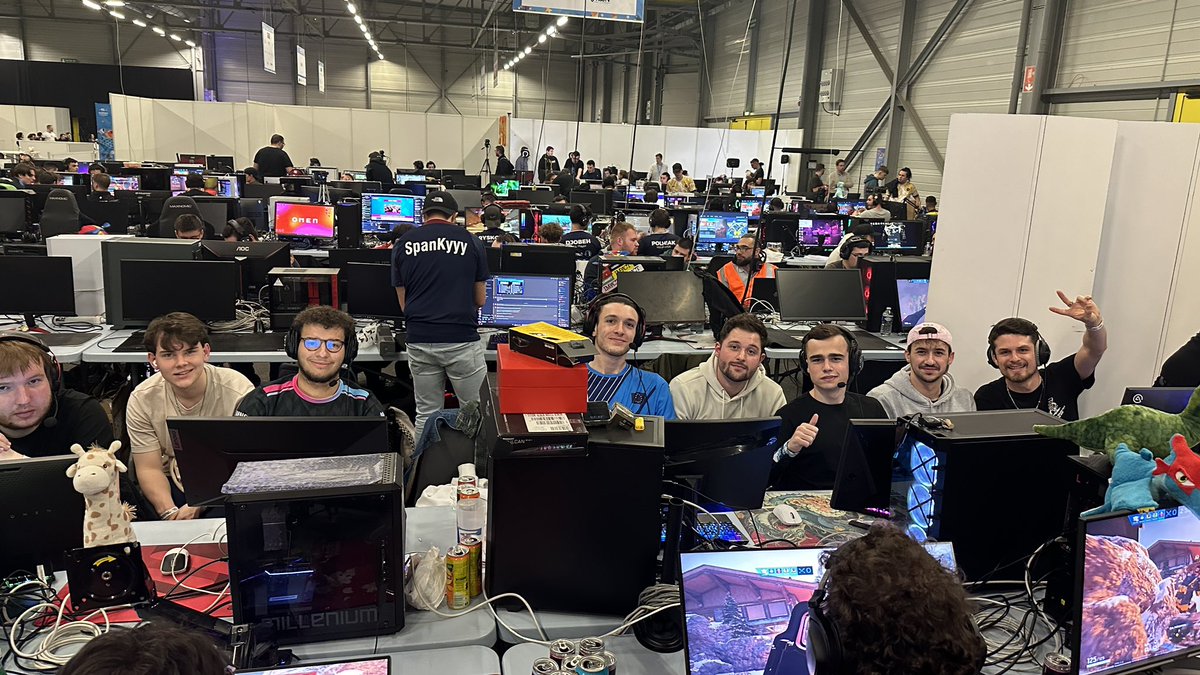 Z-SQUAD (@zs_squad) on Twitter photo Our players are playing vs <a href="/ToxicMonkeys/">Toxic Monkeys</a> at 19h30 CEST and <a href="/FALKE_EC/">Falke Esports</a> at 21:00 CEST 🔫
Check <a href="/ZehhYou/">Zeh l Nico</a>’s POV ~ Link below ⬇️
🔗 twitch.tv/ZehYou Our players are playing vs <a href="/ToxicMonkeys/">Toxic Monkeys</a> at 19h30 CEST and <a href="/FALKE_EC/">Falke Esports</a> at 21:00 CEST 🔫
Check <a href="/ZehhYou/">Zeh l Nico</a>’s POV ~ Link below ⬇️
🔗 twitch.tv/ZehYou