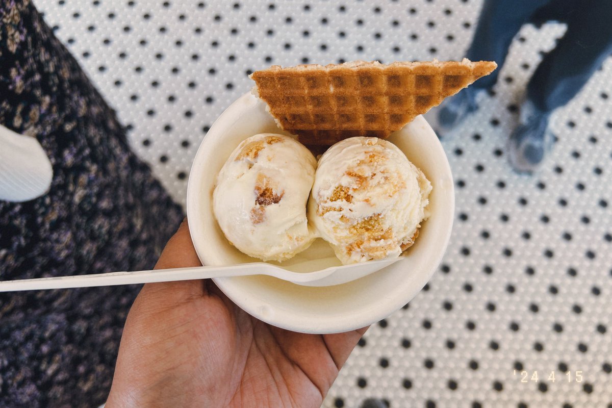 MPSarchitecture's tweet photo. Our goal last Monday: each Studio walk 26.2 miles collectively in a day. From morning walks with coworkers to afternoon ice cream "runs" to evening strolls with our furry friends, we stepped it up. Together, we logged over 700 miles! 🎉
#MPSwell #WeNotI #MPSculture https://t.co/txwZqOVyzy
