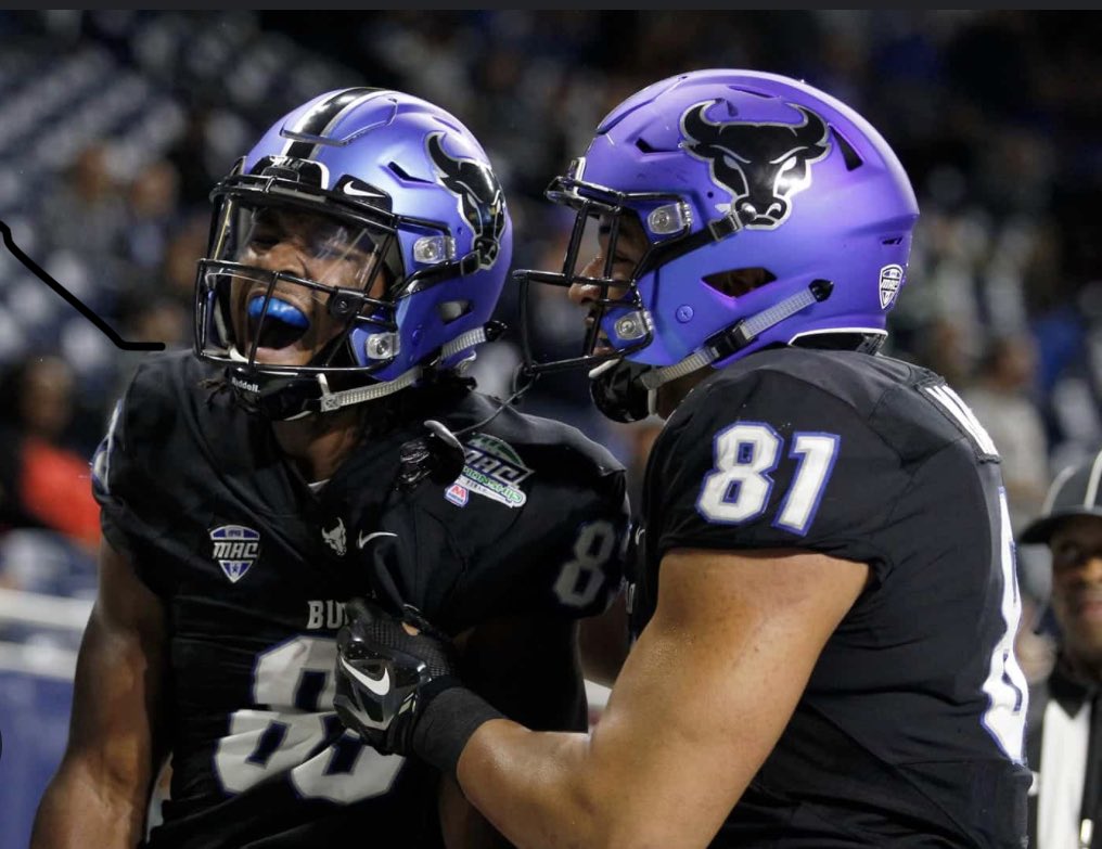 BrixiusChase's tweet photo. After a great visit and talk with @Pete_Lembo and @Coach_JoeBowen I am happy to have received an offer from the University of Buffalo!
@IanFriedFB @Rich_Massaro @LoganNewman01 @AllenTrieu @RyanBurnsMN @BSMFootball https://t.co/sWK1jCZ8Ef