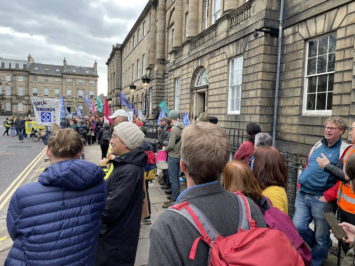 Great turnout at @FoEScot @sccscot rally at Bute House to say we need #ClimateJustice now.