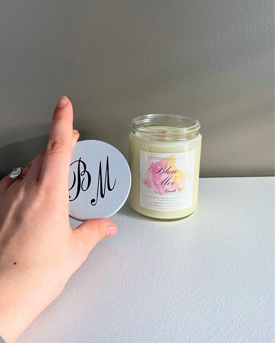 A simple candle with a pop of colour! 💐

Comment, Share & Tag or Purchase for Entries into our monthly GIVEAWAY!! #blowmoi #cleanburning #soywax #organicfragrance #contest #win #candleco #colourpop