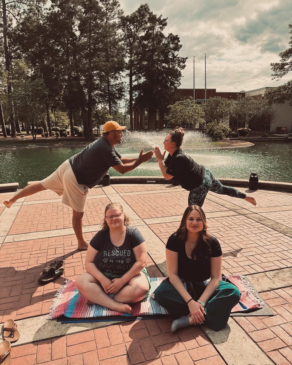 UNCP_CampusRec's tweet photo. Yoga by the Pond. #findwhatmovesyou https://t.co/Fc6SurjLXU