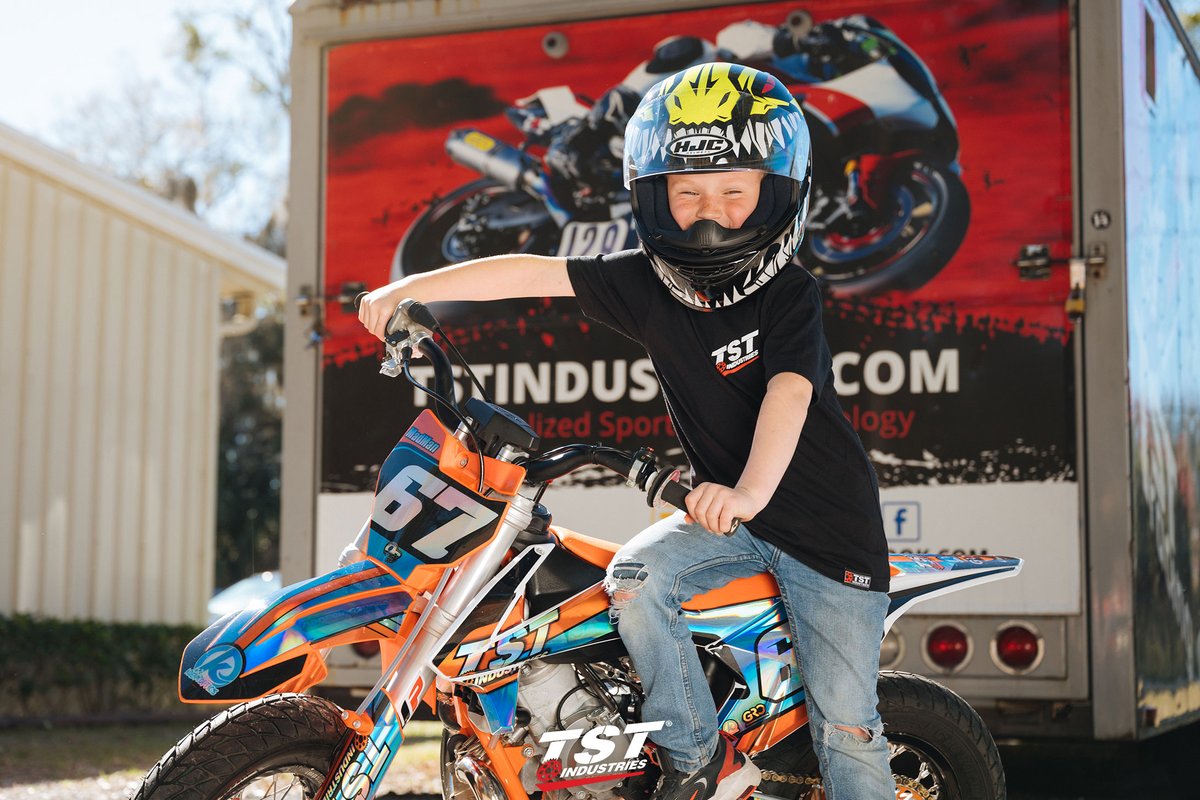 TSTIndustries's tweet photo. Let your little ones show off their love of two-wheels in style with our Kids TSTee Shirt!
👉 https://t.co/GEmaAd1RTx
#tst #tstindustries #tstmerch #tstworx #nextgenerationriders #tstracing https://t.co/kLLFa8yFug