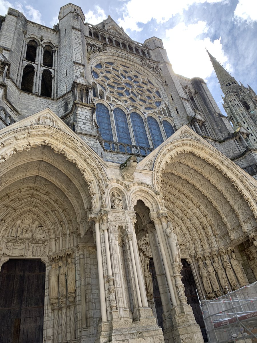 Voici la cathedrale d’Orleans ! Elle a plus de mille ans ! Je  ne veux pas que cette sublimle construction devienne une bibliotheque coranique comme Sainte Sophie a Istambul ! Je vote Reconquête le 9 juin ❤️