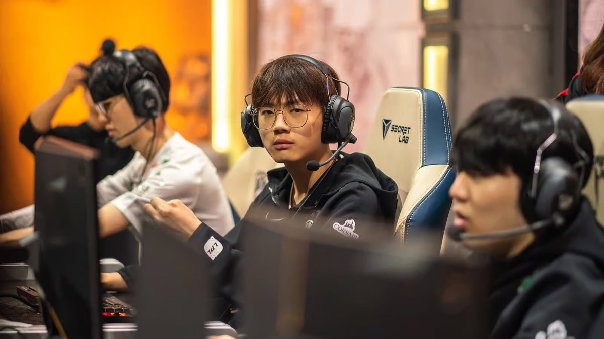 League of Legends pro suspended and fined over $6,000 for “inappropriate” behavior with stuffed bear on stream
