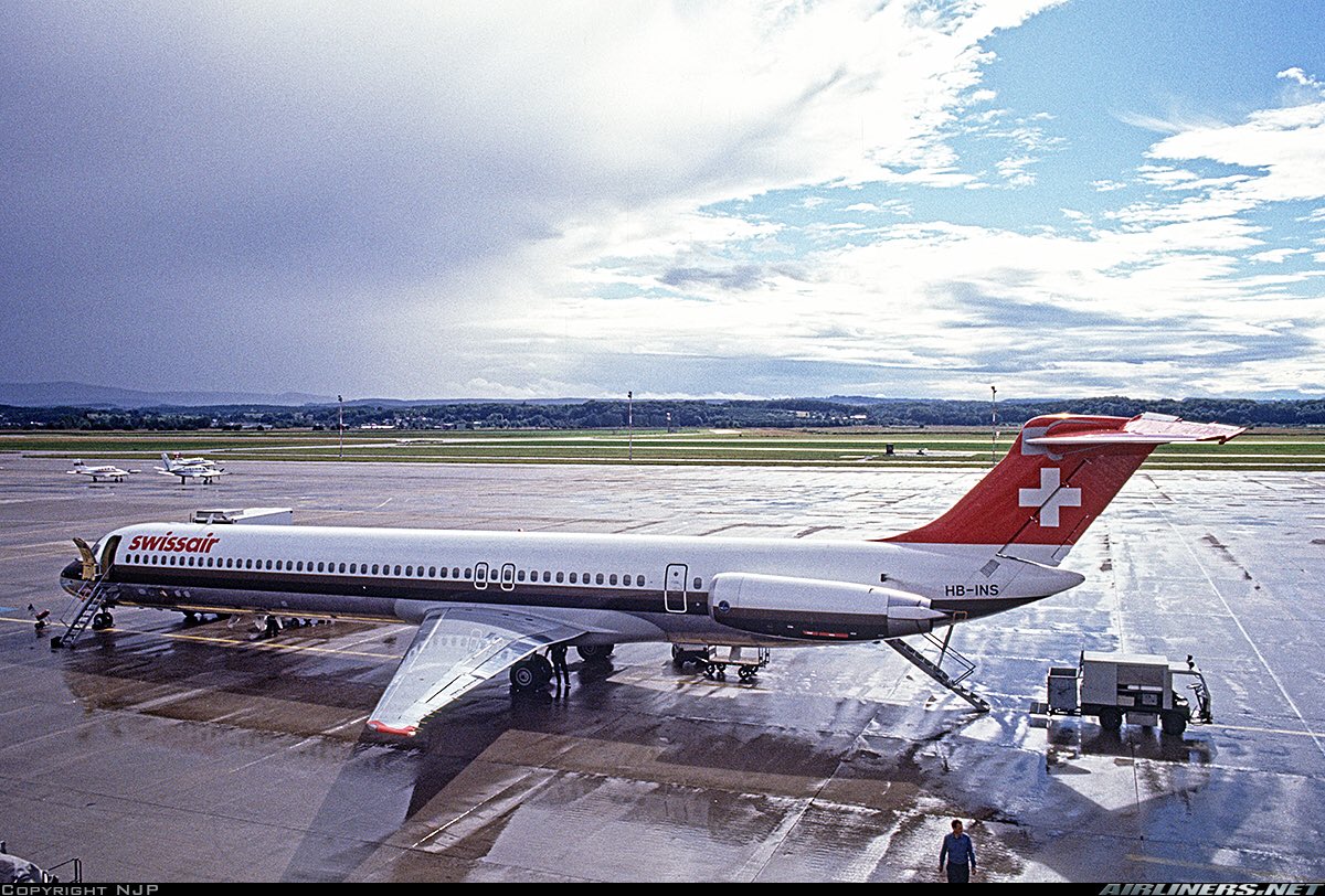 A Swissair MD-81 seen here in this photo at Basel Airport in August 1986 #avgeeks 📷- NJP