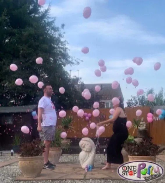 It’s a girl! 👶🍼🎈 Amazing action shot of a gender reveal balloon post pop! 📸 

Need more ideas… give us a call today! 

#GenderReveal #BalloonFun #Warwickshire #BalloonsIdeas #PartyIdeas #Leamington #LoveLeam #surprise #Warwick #Coventry