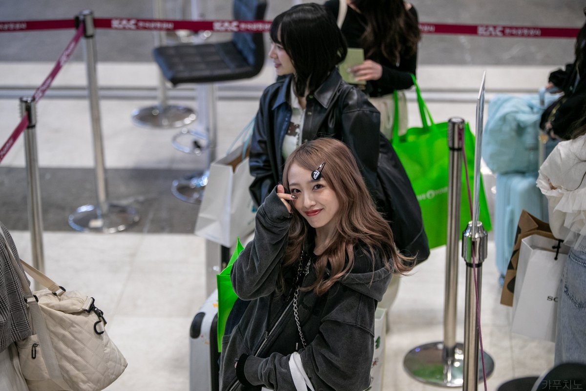 juriya97's tweet photo. 240420 무카이치 미온 김포공항 출국 #1   
#AKB48 
#向井地美音 #무카이치미온
@mionnn_48 https://t.co/ziFhr54ra8