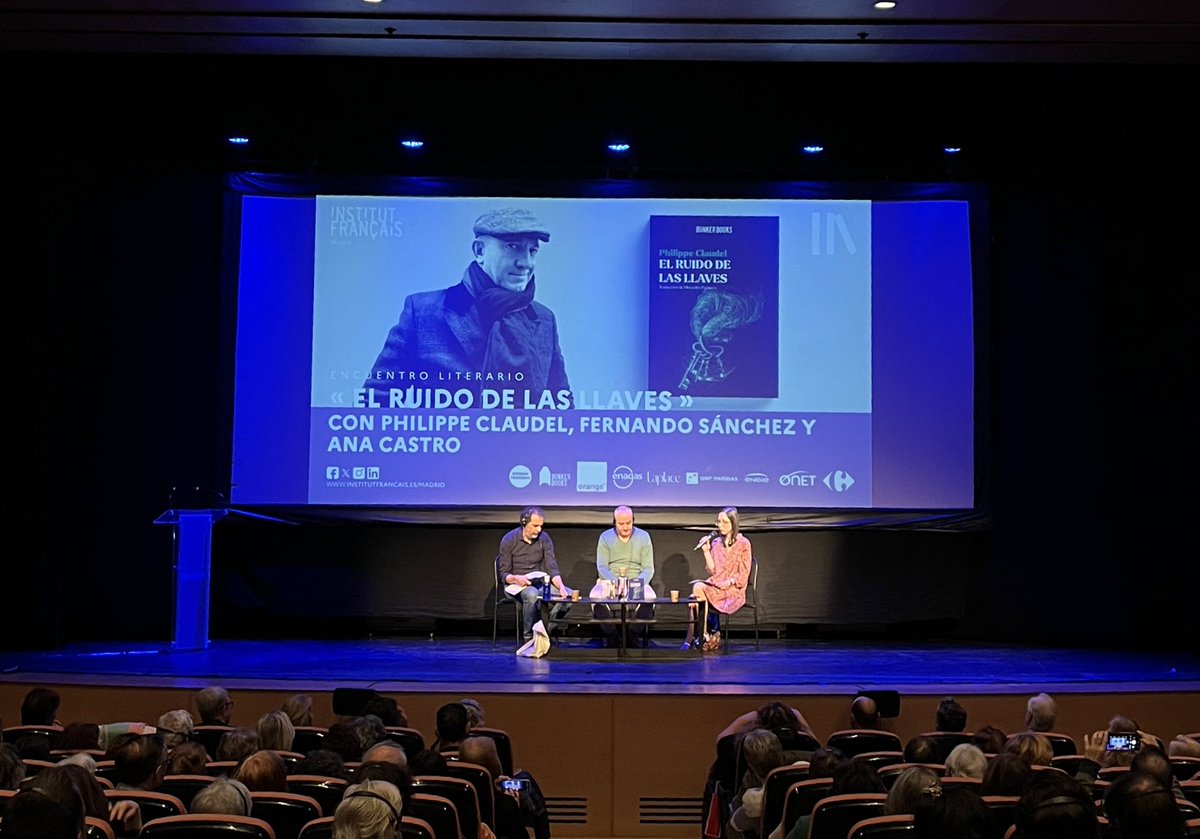 📚Con motivo de la Noche de los Libros, Philippe Claudel nos presenta su novela 'El ruido de las llaves' junto a Fernando Sánchez, publicada por @BooksBunker y traducida de la mano de Mercedes Pacheco. Ana Castro modera el encuentro.