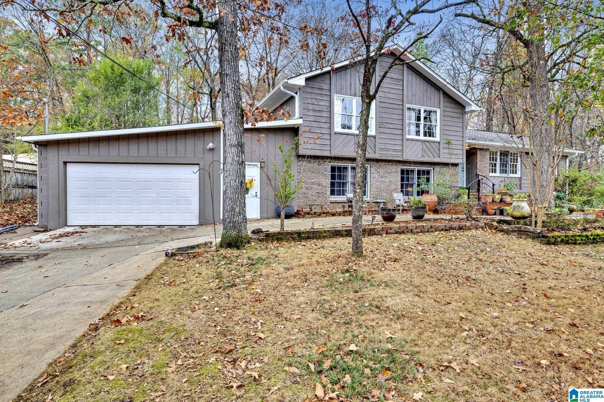 BrandonBridgmon's tweet photo. 4602 BURNING TREE LANE, Pelham, AL 35124 just hit the market!
Take a look at this awesome space: https://t.co/wX7pBKgzcH https://t.co/7OZpXQ5jBn