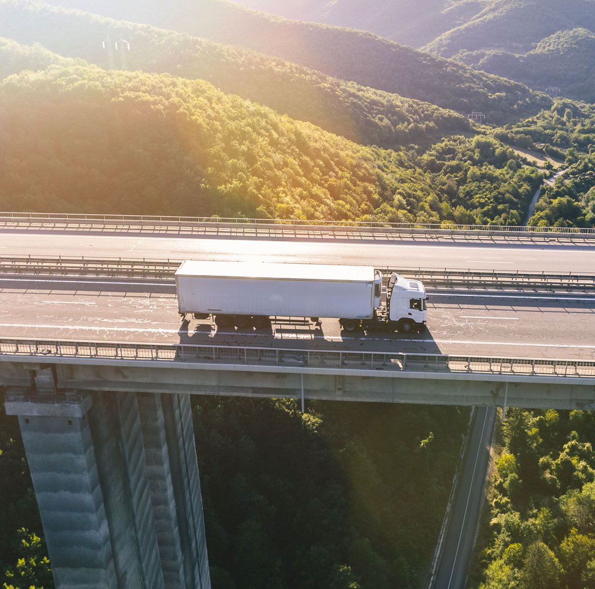 Take control and transform fleet safety by improving driver safety and helping to prevent accidents. Review road- and driver-facing camera video footage side by side to bring your fleet into focus.

digitalallyinc.com/commercial-fle…