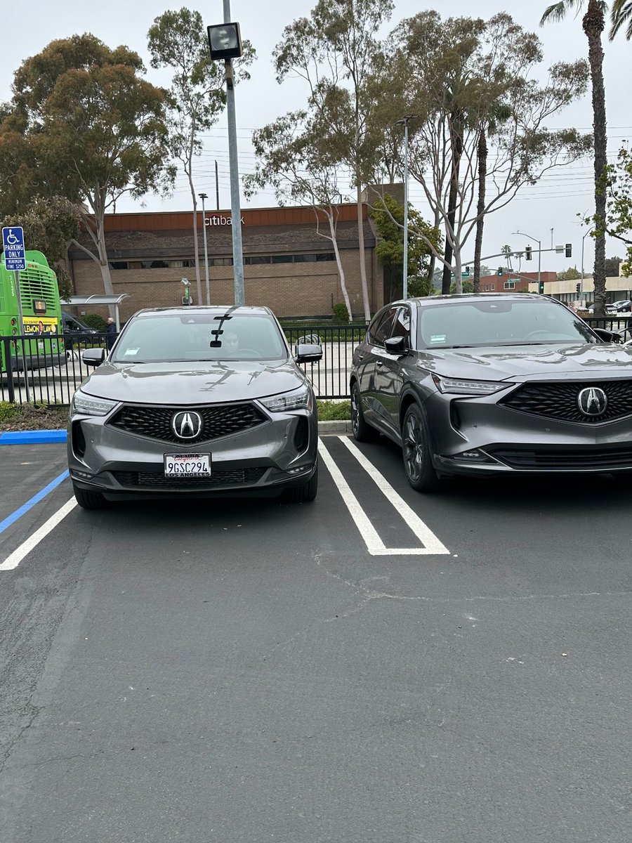 Milestones are meant to be celebrated! 🎉 Yesterday marked our very first oil change at Acura of LA Westside. 
Book yours today! brnw.ch/21wJ68d 

#AcuraLAWestside #CulverCity #AcuraService #WomenOwned #WomenInAutomotive