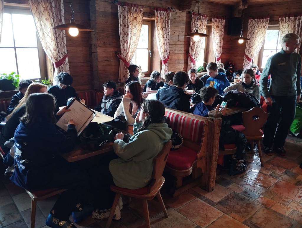 Years 8 and 9 Senior Canonbury pupils have swapped the familiar confines of the geography classroom for the Austrian Alps, experiencing the geological wonders of Salzburger Sportwelt's mountainous region while carving down pristine snowy slopes.