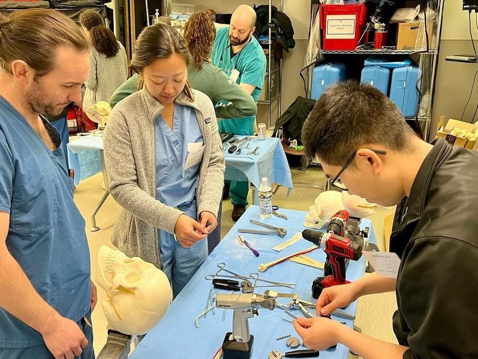 Penn_ENT's tweet photo. PGY3 residents from 14 national programs came together with faculty of 15 different institutions for a one-day skills program at the Penn Medicine Simulation Center. ⬇️
#SimFest #Simulation #SkillsProgram https://t.co/T6aR4q7lNG