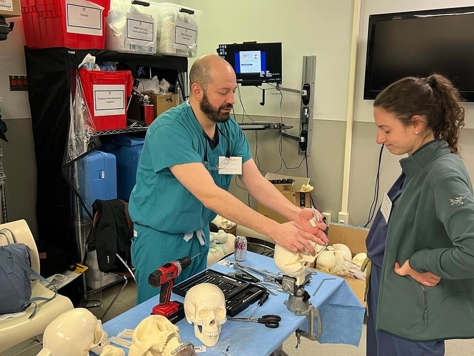 Penn_ENT's tweet photo. PGY3 residents from 14 national programs came together with faculty of 15 different institutions for a one-day skills program at the Penn Medicine Simulation Center. ⬇️
#SimFest #Simulation #SkillsProgram https://t.co/T6aR4q7lNG