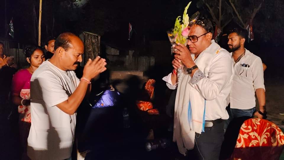 ikrishnakalyani's tweet photo. আজ রায়গঞ্জ বিধানসভার ১৩নং কোমলাবাড়ি অঞ্চলের ছত্রপুর গ্রামে স্থানীয় নেতৃত্ব ও নাগরিক বন্ধুদের উপস্থিতিতে জনসভা করা হলো।
#MamataBanerjee 
#AbhishekBanerjee 
#AITCSSMICC
#KrishnaKalyani https://t.co/mFEzi3C7Fx
