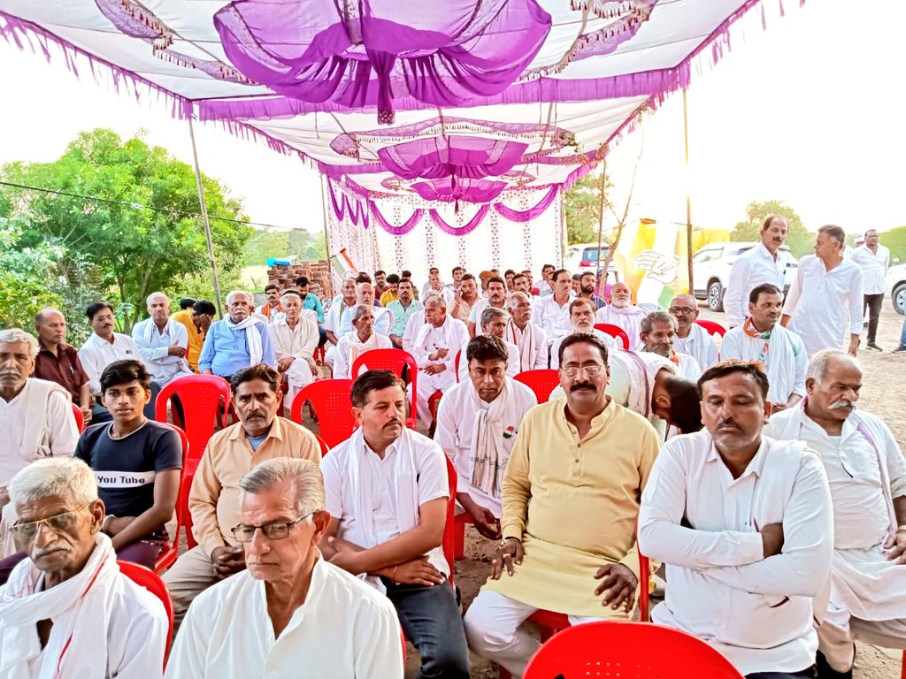 आज सामोना जिला नर्मदापुरम में कांग्रेस के लोकसभा प्रत्याशी भाई संजय शर्मा जी के समर्थन में नुक्कड़ सभा को संबोधित किया ।