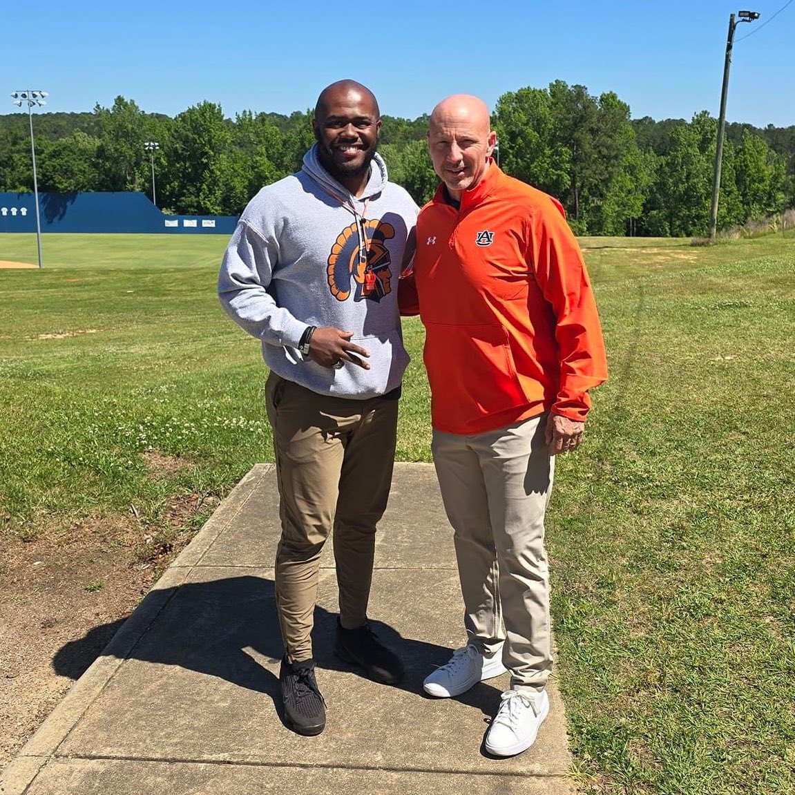 Charles Henderson Athletics would like to thank Coach Charles Kelly, Co-DC at Auburn University, for stopping by Chuck High today to recruit some great STUDENT-Athletes! We appreciate you! #RecruitCHHS #WeAreTrojans #CharlesHendersonTrojans @auburntigers @auburnrecruits