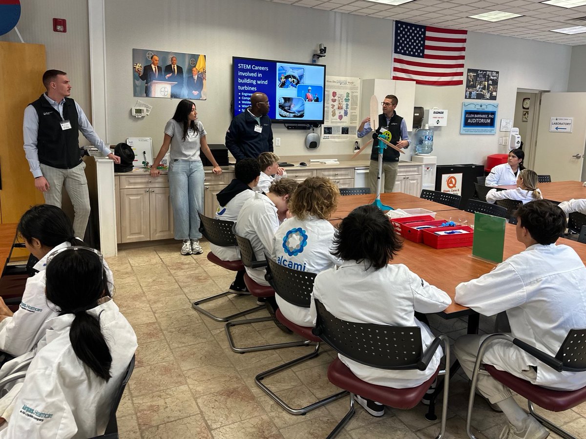 On #EarthDay, we welcomed our partner Bluepoint Wind to S2S East Hanover Technology Center. Middle school students from @ManvilleSD were challenged to design the most efficient turbine, as part of our #alternativeenergy program. A huge thank you to the BluePoint team!