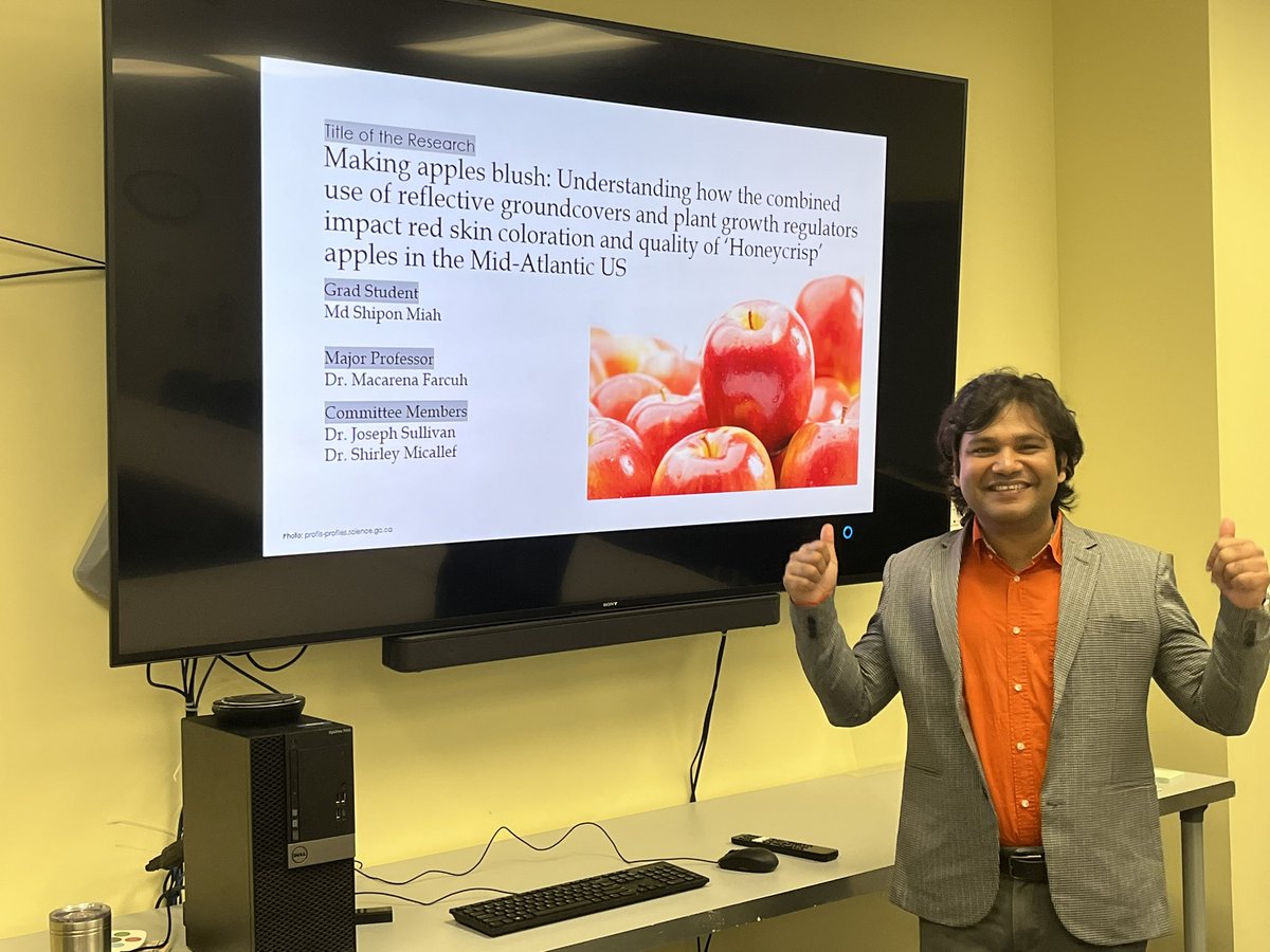 FarcuhMacarena's tweet photo. Proud of my graduate student Shipon Miah on successfully defending his MS thesis today with 2 papers already published!  🍎🍎

@UMD_AGNR @UMDResearch @UMdExtension #FarcuhLab https://t.co/SnMq7XOErX