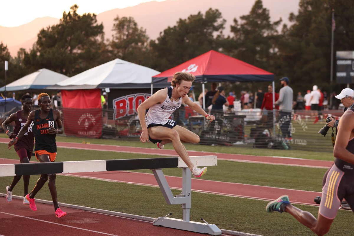 Still #SteepleU 🫡 The No. 1 ranked men's steeplechase group in America according to @USTFCCCA with an average time among our top four of 8:40.24 🇺🇸 #GoCatsGo