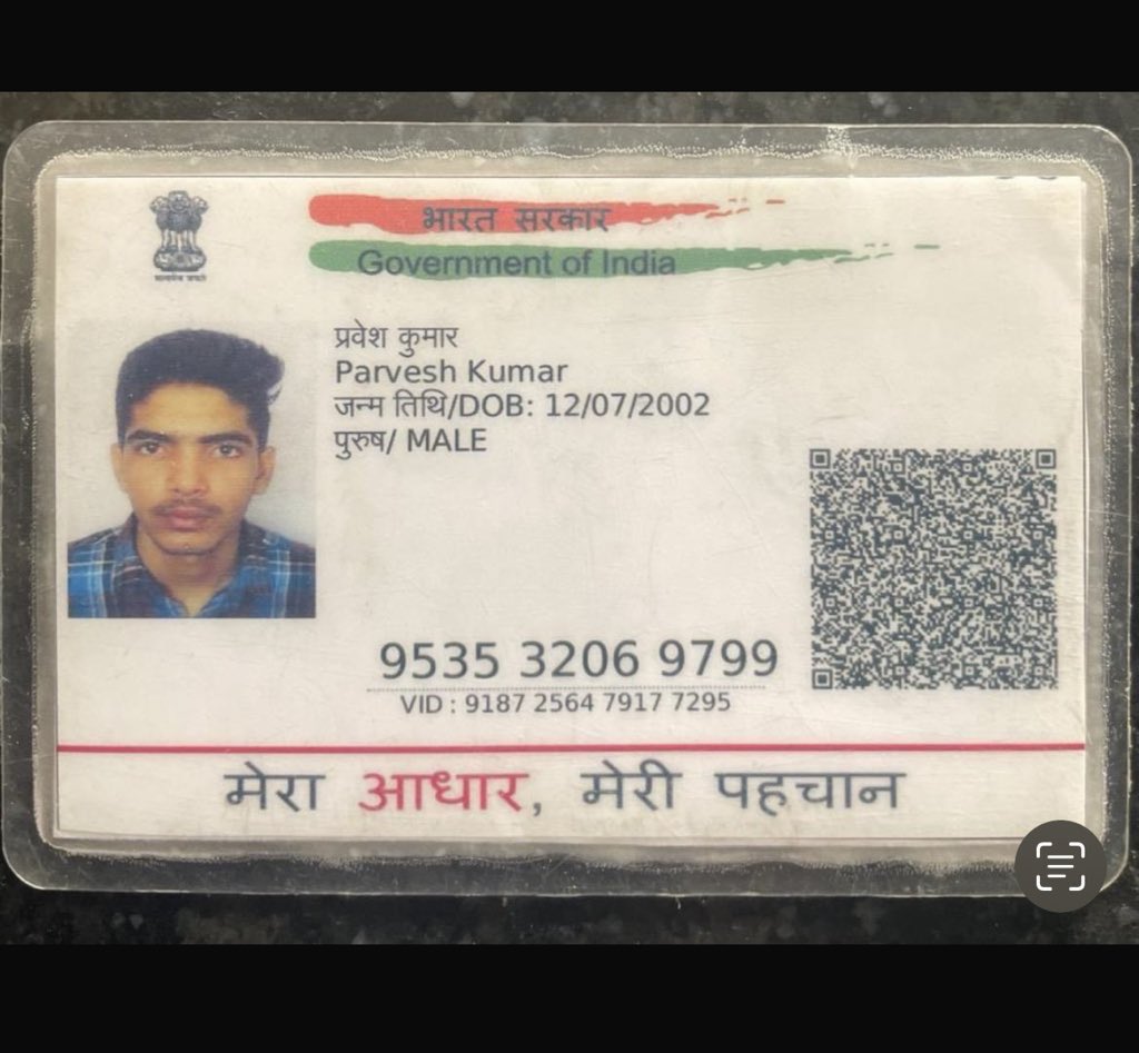 ticketkaaran's tweet photo. The same Fraud with different IDs
@parveshkumar415 and @Parveshipl24 
Report Them Guys
#ipltickets scam https://t.co/2483Gg3zgS
