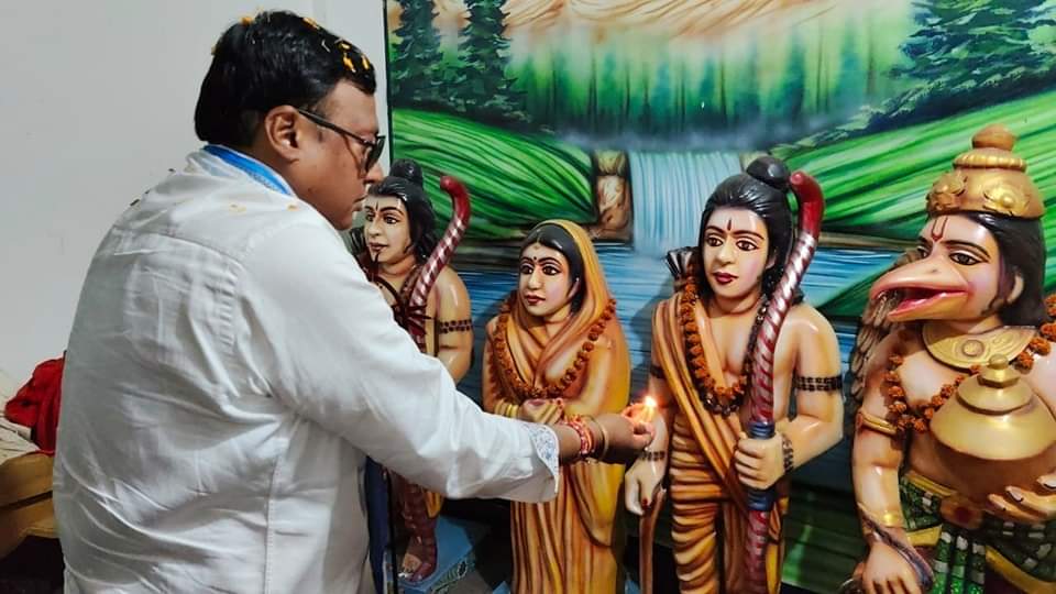 ikrishnakalyani's tweet photo. আজ ৫ নং রায়গঞ্জ লোকসভা কেন্দ্রের অন্তর্গত হেমতাবাদ বিধানসভার খোকসা অঞ্চলে স্থানীয় নেতৃত্ব কর্মীবৃন্দ ও নাগরিক বন্ধুদের উপস্থিতিতে মন্দিরে পুজো দিয়ে জনসংযোগ করা হলো।
#MamataBanerjee 
#AbhishekBanerjee 
#AITCSSMICC
#KrishnaKalyani https://t.co/DUFhPuHC1h