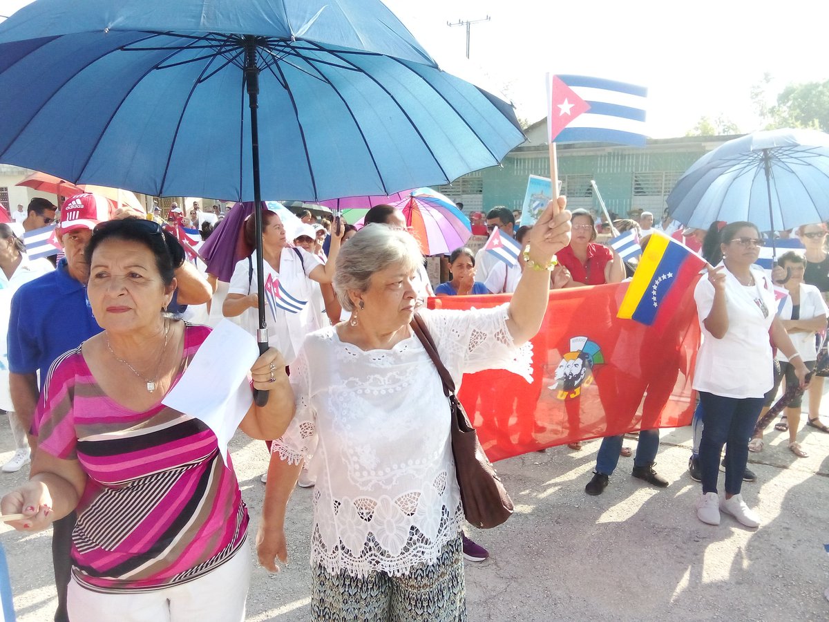 Emotivo desfile y concertación de los trabajadores de Santa Rita #Jiguaní en saludo al 1ro de Mayo. #UnidosPorCuba #AbrilDeVictorias