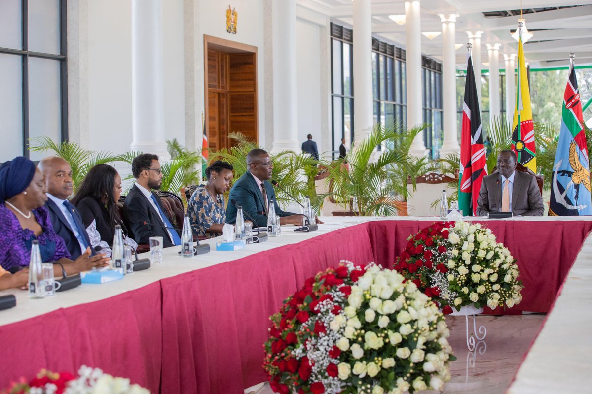 This evening I joined my African ICT Cabinet Colleagues for a meeting with H.E. President Dr. William Samoei Ruto for a meeting at State House, Nairobi. We briefed the President on our proposed Tech Roadnap towards a unified Digital African Economy.