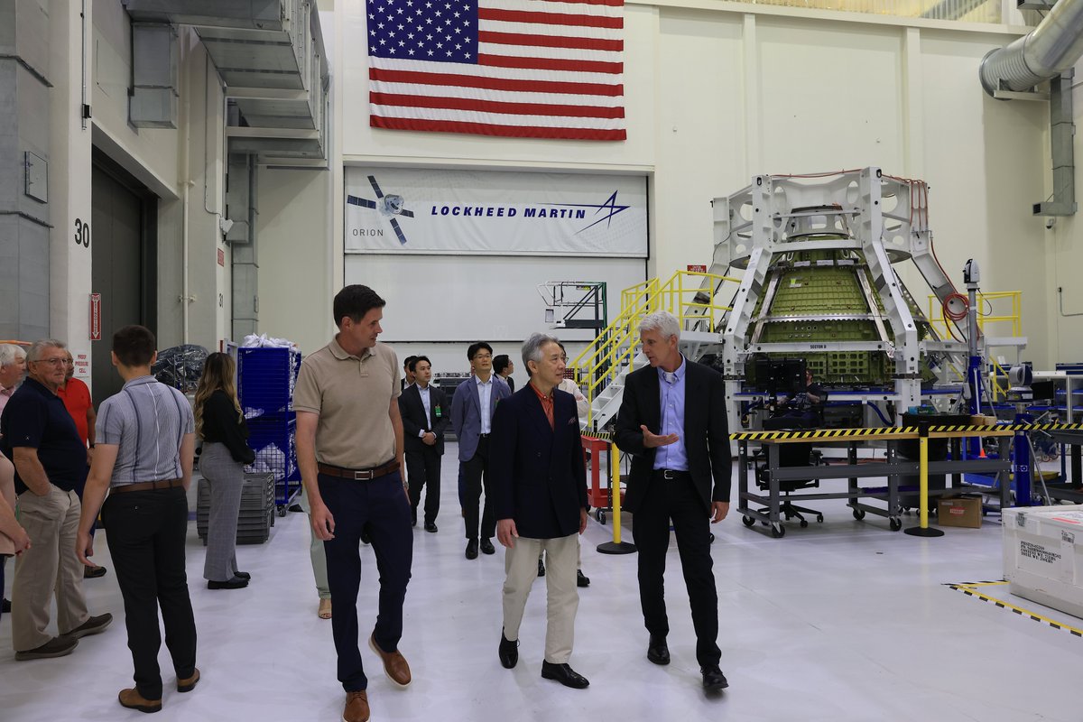 Our team welcomed Japan’s Minister of Education, Culture, Sports, Science and Technology Masahito Moriyama to the @NASA_Orion spacecraft factory at @NASAKennedy. We’re looking forward to advancing lunar exploration together under #Artemis! go.nasa.gov/3U8hziB