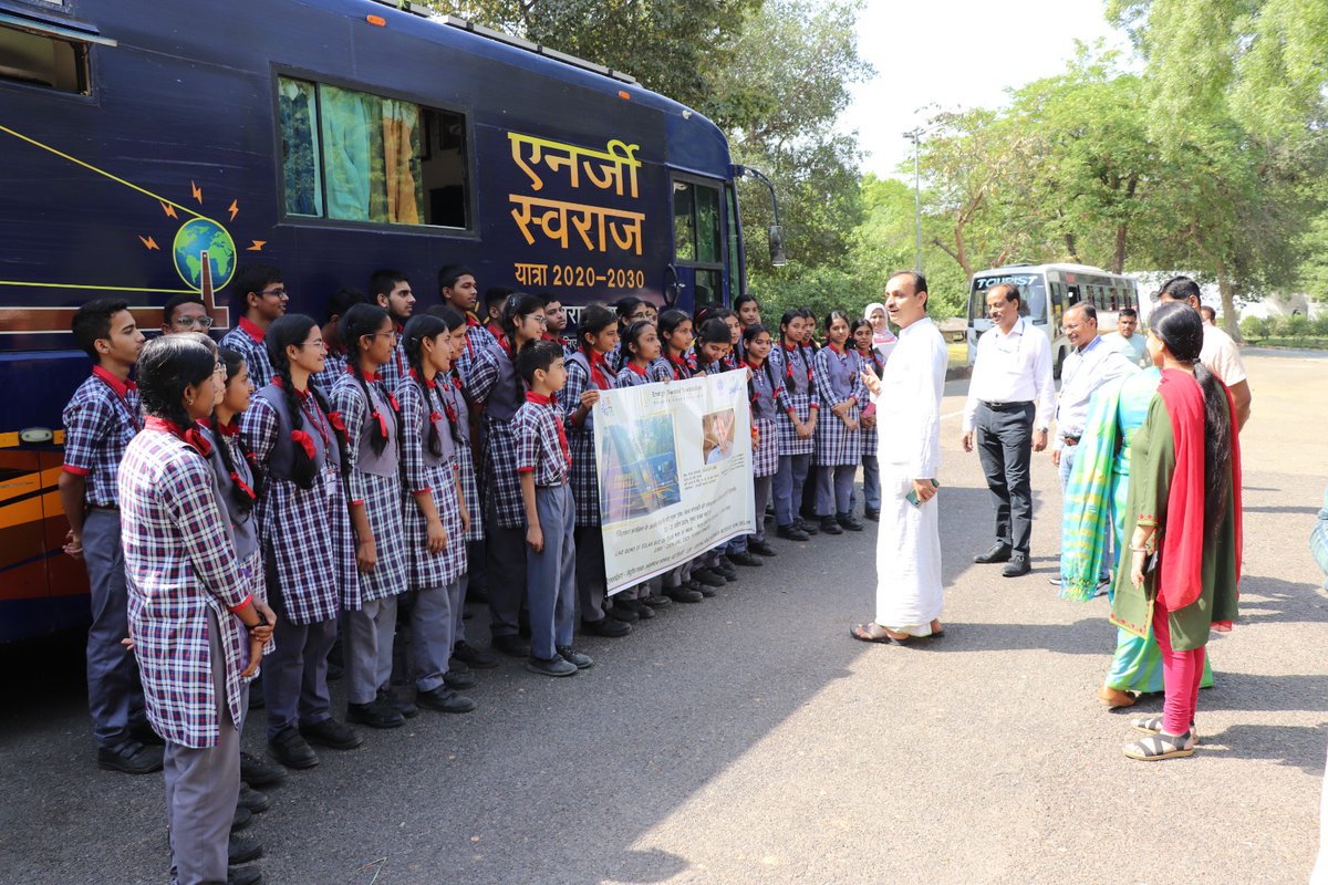 CSIRCRRI's tweet photo. Visit of students of PM SRI KV  Tuglkabad at CRRI Campus to see the Solar bus and Solar Man of India Prof Chetan Singh  Solanki, Founder Energy Swaraj Foundation, Prof Manoranjan Parida Director CRRI, Dr. Ravindra Kumar Chief Scientist Jigayasa Nodal and Head ILT https://t.co/DBXJdY8Kzp