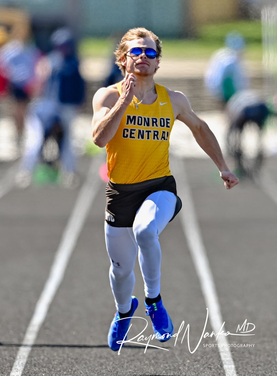 Monroe Central Sprinter Zac Martin in the preliminary run of the 100m during the Muncie Central Relays @MonroeCentralTF @MCGoldenBears_