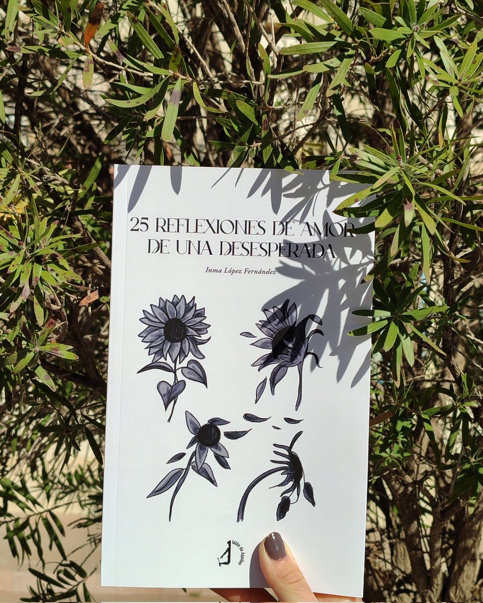 AdAstra246's tweet photo. Nunca pensé que pudiera desear el mejor de los días con mi propio título. Feliz Día del Libro 🌹 https://t.co/cEoDk0rwbF