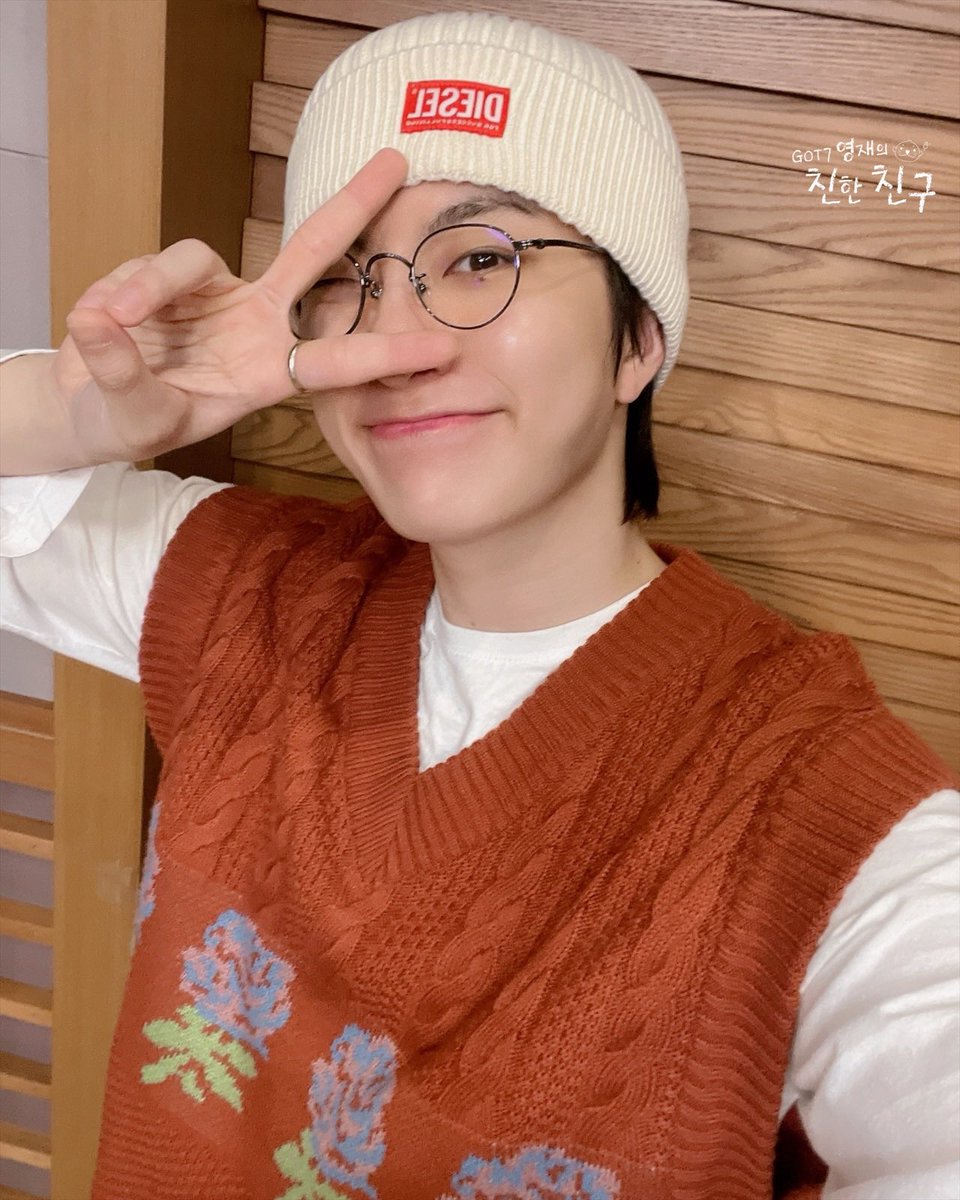 mbcbf_ever's tweet photo. 🦦친친🦦

오늘 달디가 입은 예쁜 조끼는
팬분께서 몇년 전에 보내주신 선물이래요!
기억난 달디의 요청으로 감사인사 드리옵니다 🥰

#MBC #RADIO #GOT7영재의친한친구 #친한친구 #친친 #달친친 #달디 #GOT7 #갓세븐 #영재 #YOUNGJAE https://t.co/5OK8NoG0P6